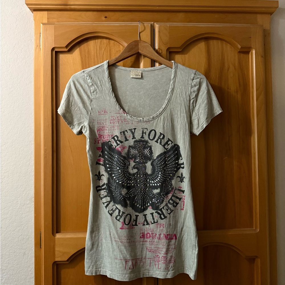 Buckle Gray and Pink Graphic Tee